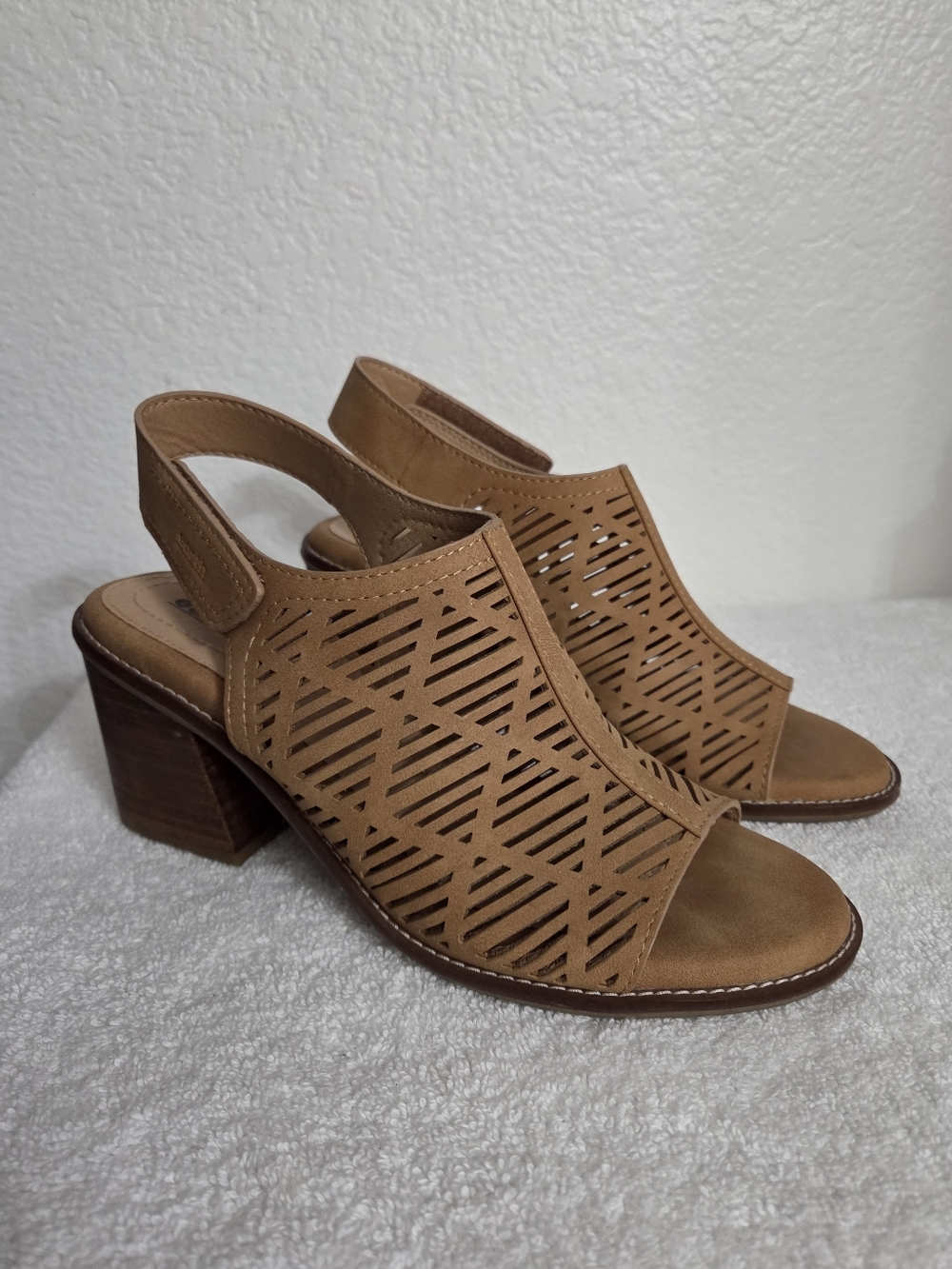 Earth Aurara Stacked Block Heel Dress Sandals Women's Size 7.5